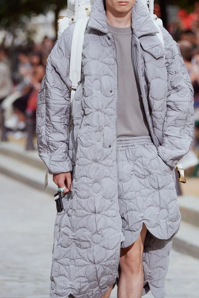 Look 76